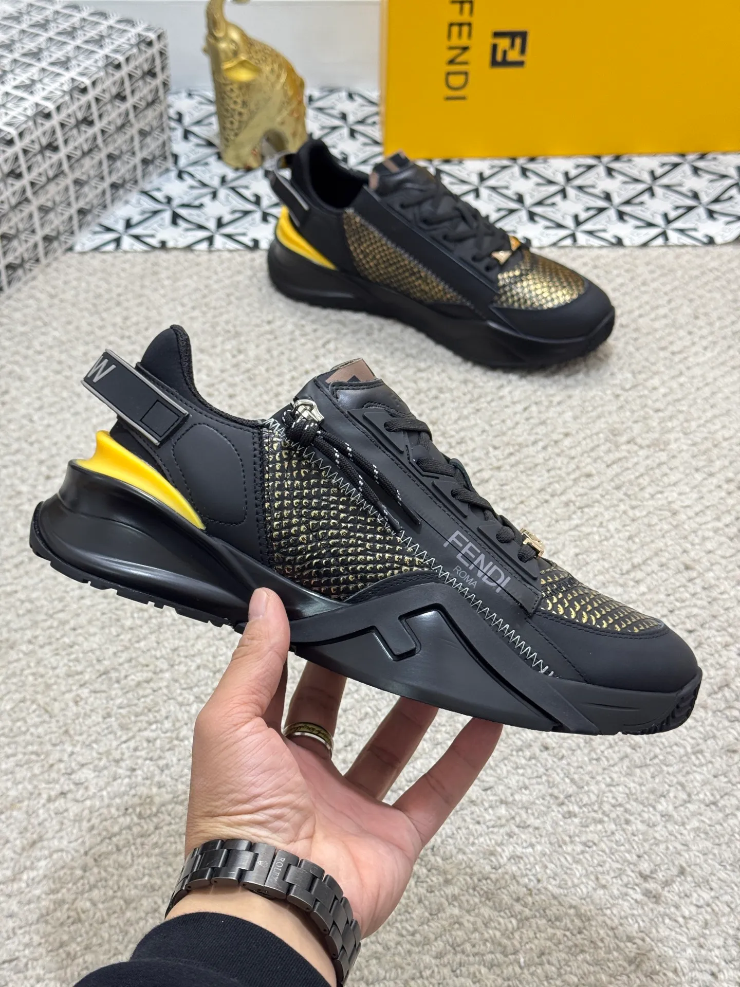 Men's men's shoes 💰520 [New style] 🦥🦥 Original quality - Fendi ◾️▫️F D🆕 Spring and summer new men's slip-on sneakers, with elastic straps, side zippers, and corrugated soles engraved with F. Embossed Fendi Flow lettering on the heel. Mixed material of high-tech fabric and black suede. FF graphic tongue. Ultra-light and wear-resistant EVA sole. Size: 38-44 (45 customized